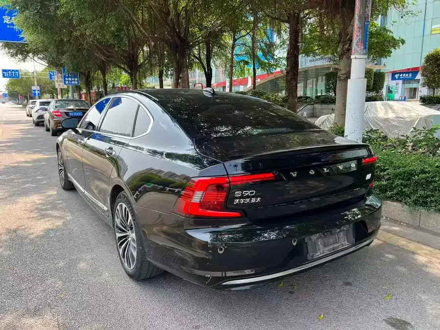 Volvo S90 plug-in hybrid 2023 T8 plug-in hybrid four-wheel drive long-range Zhiyi luxury version 2023 — миниатюра 4