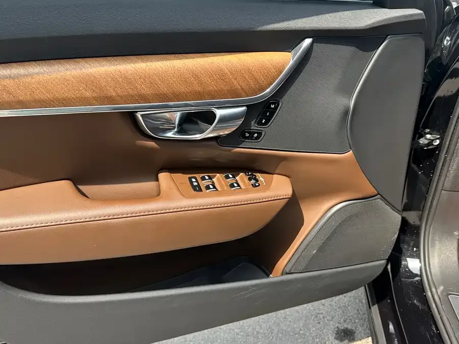 Volvo S90 plug-in hybrid 2024 plug-in hybrid four-wheel drive long-range Zhiyi luxury version 2024 — миниатюра 4