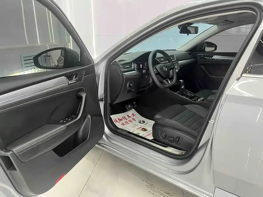 Skoda SuperB Superb 2023 facelifted TSI280 DSG exclusive version 2023 — миниатюра 4