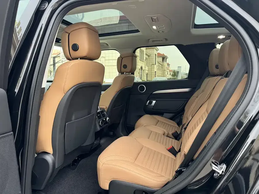 Land Rover finds Discover the 2024 360PS Dynamic HSE 2024 — миниатюра 2