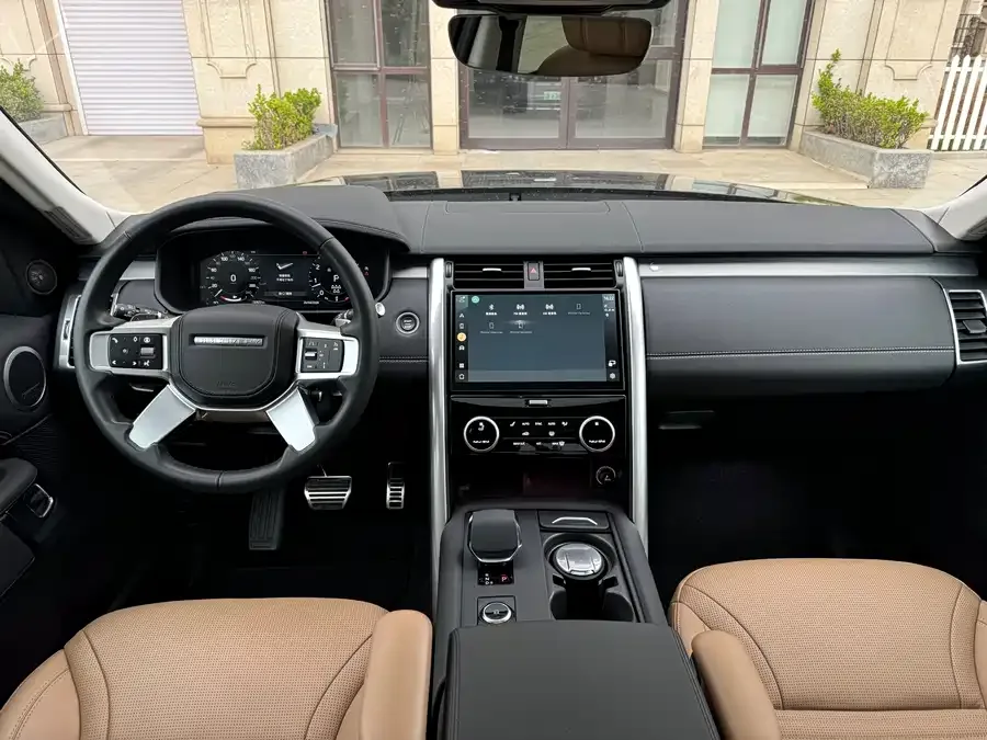 Land Rover finds Discover the 2024 360PS Dynamic HSE 2024 — миниатюра 4