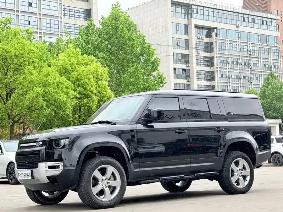 Land Rover guard 2024