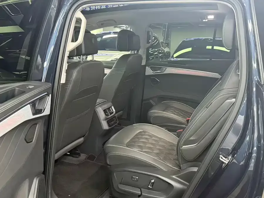 Volkswagen Talagon 2022 Lanjing 530TSI 4WD Flagship Shengjing Edition Pro 6 Seaters 2022 — миниатюра 2