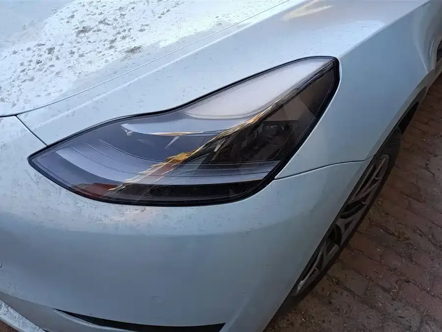 Tesla Model Y Model Y 2022 facelift rear-wheel drive version 2022 — миниатюра 5