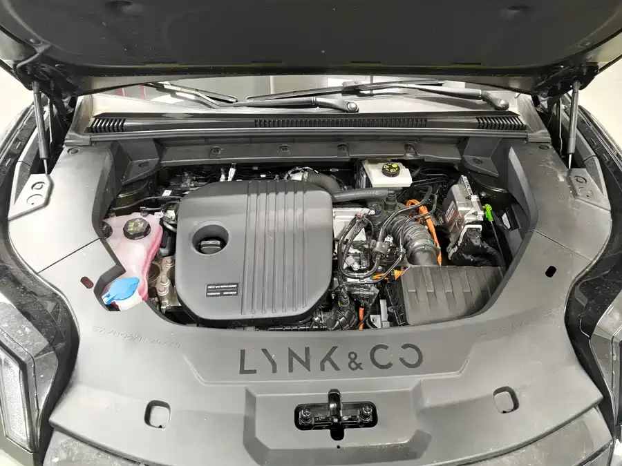 Lynk & Co 08 EM-P Lynk & Co 08 EM-P 2026 Model 210 AWD Performance Ultra H7 2025 — миниатюра 5