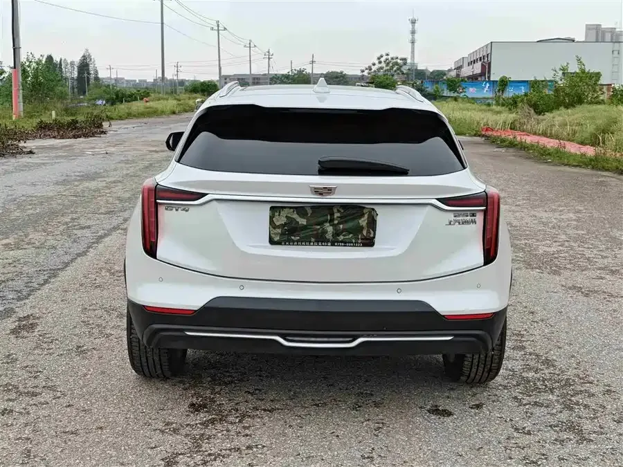 Cadillac GT4 2023 25T Fashion Edition 2023 — миниатюра 5