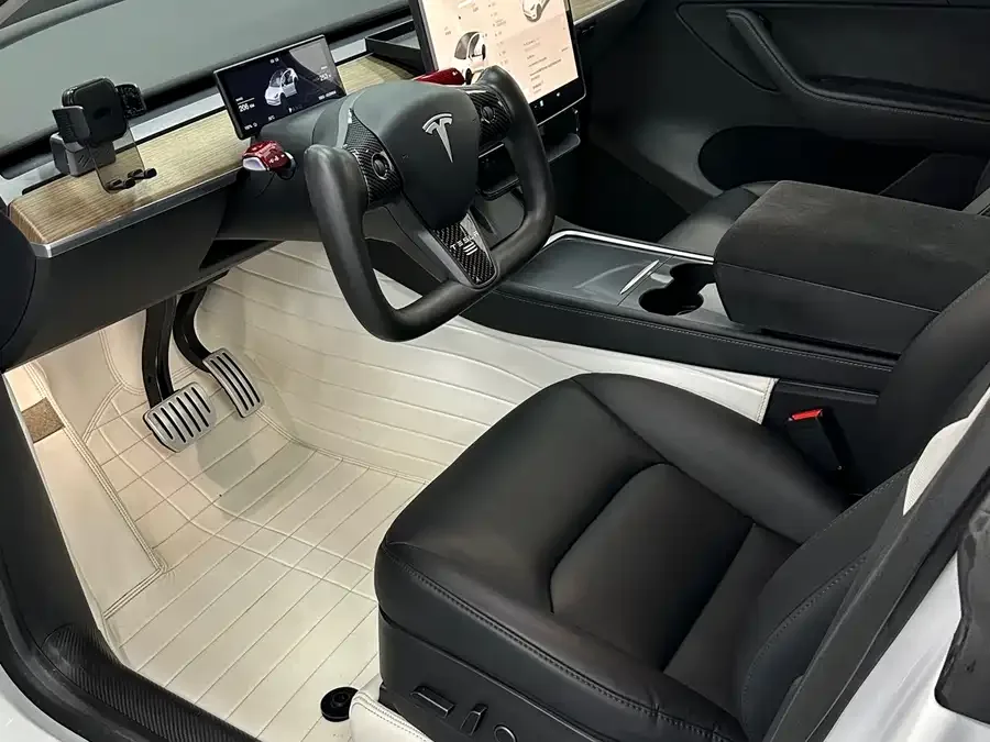 Tesla Model Y Model Y 2021 Performance All-Wheel Drive 2022 — миниатюра 3