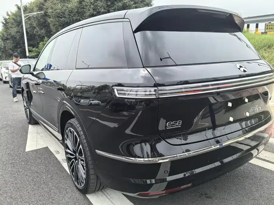NIO ES8 NIO ES8 2026 Six-Seat Executive Signature Edition 2026 — миниатюра 4
