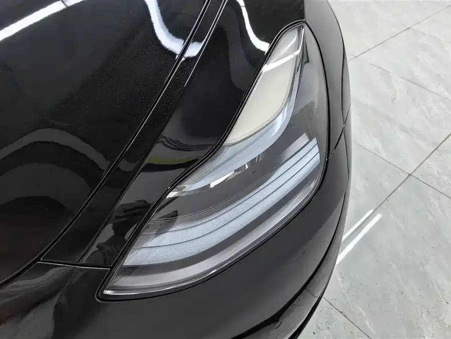 Tesla Model Y Model Y 2022 facelift rear-wheel drive version 2023 — миниатюра 2