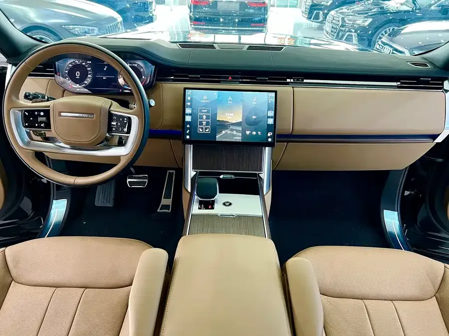 Land Rover Range Rover Range Rover 2024 3.0 L6 400PS Genesis Extended Edition 2024 — миниатюра 3