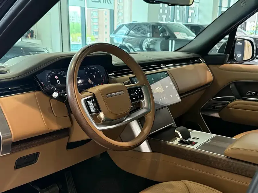 Land Rover Range Rover Range Rover 2024 3.0 L6 400PS Model Extended Edition 2024 — миниатюра 2