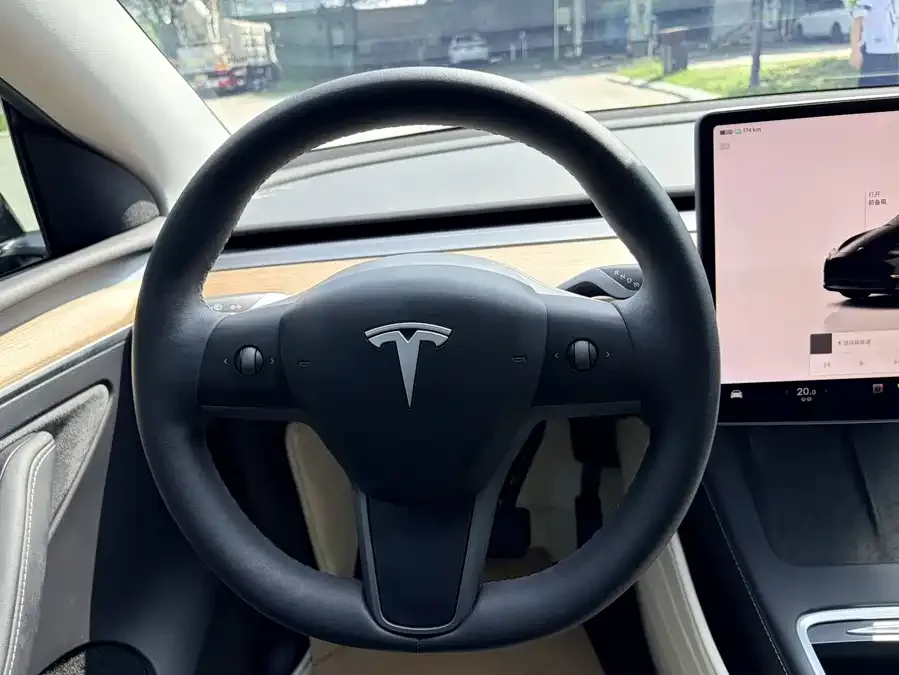 Tesla Model Y Model Y 2022 rear-wheel drive version 2022 — миниатюра 5