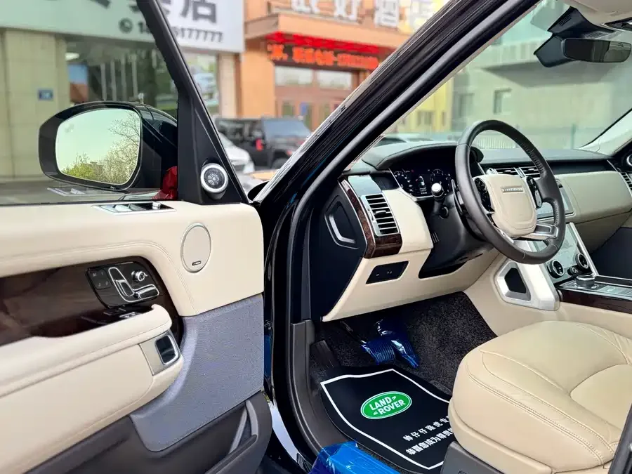Land Rover Range Rover Range Rover 2022 3.0 L6 360PS Grand Edition 2022 — миниатюра 3