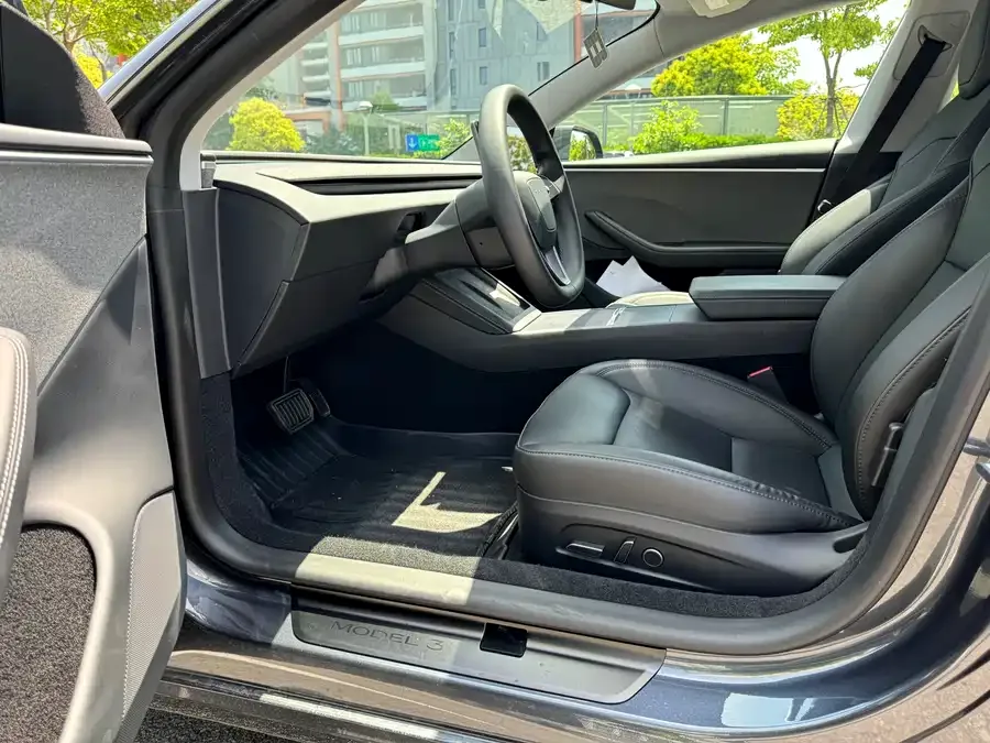 Tesla Model 3 Model 3 2023 rear-wheel drive version 2024 — миниатюра 2