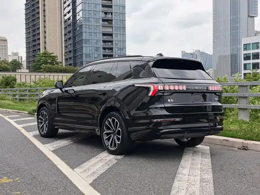 Lynk & Co 09 EM-P Lynk & Co 09 EM-P 2024 2.0TD EM-P 4WD ULTRA 6 seats 2024 — миниатюра 2
