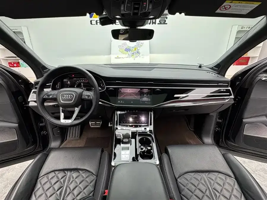 Audi SQ7 2024 4.0 TFSI Dark Knight Edition 2024 — миниатюра 3
