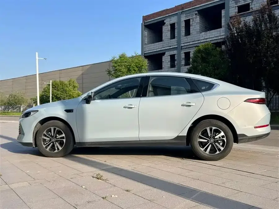 BYD Qin PLUS Qin PLUS 2025 DM-i Intelligent Driving Edition 120KM Beyond Edition 2025 — миниатюра 2