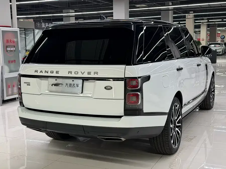 Land Rover Range Rover Range Rover 2022 3.0 L6 400PS Honor Creation Extended Edition 2022 — миниатюра 2