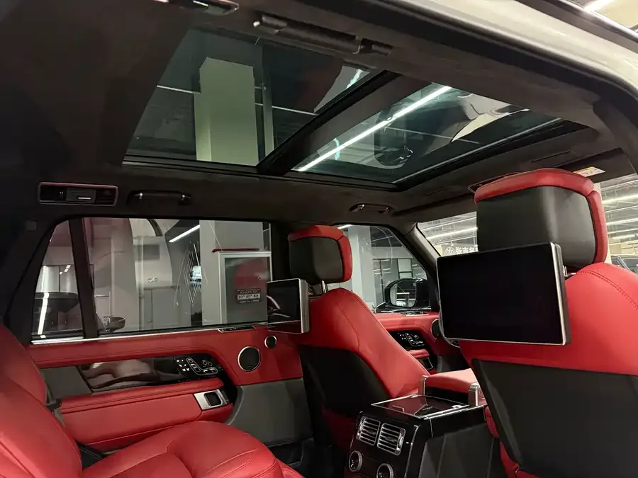 Land Rover Range Rover Range Rover 2022 3.0 L6 400PS Honor Creation Extended Edition 2022 — миниатюра 4