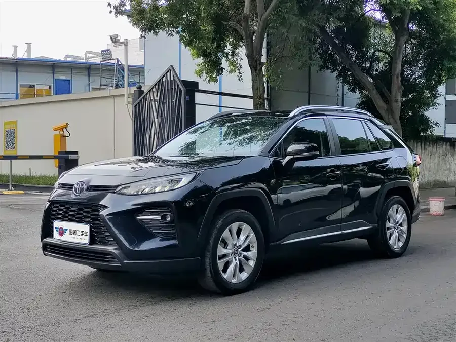 Toyota Wildlander Wildlander 2022 facelift 2.0L CVT two-wheel drive leading version 2022 — фото 1, купить с доставкой в Москву