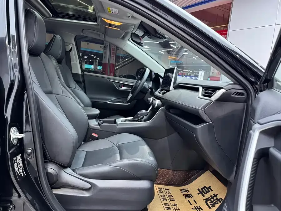 Toyota Wildlander Wildlander 2022 2.0L CVT 2WD Luxury PLUS Edition 2022 — миниатюра 5