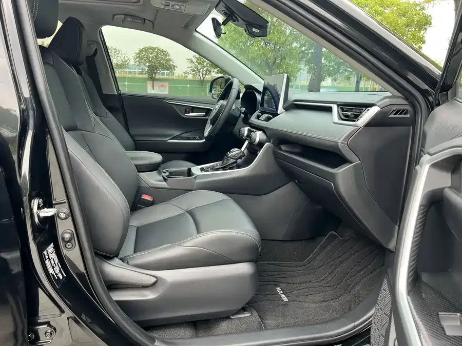 Toyota Wildlander Wildlander 2022 2.0L CVT 4WD Luxury PLUS Edition 2022 — миниатюра 4