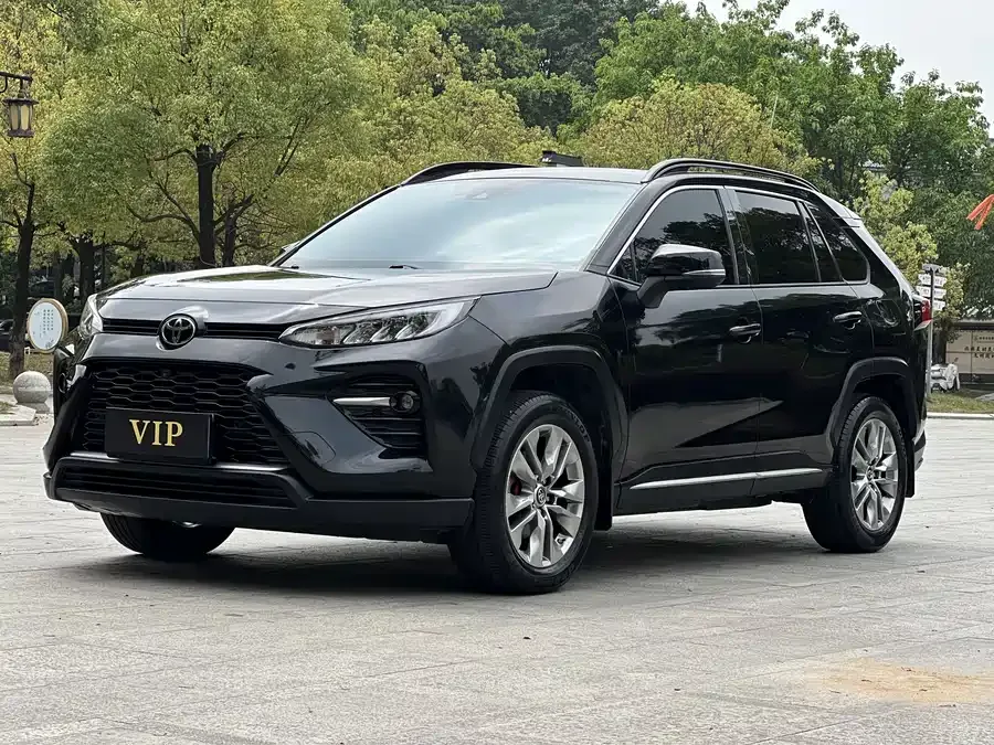 Toyota Wildlander Wildlander 2022 2.0L CVT 4WD Luxury PLUS Edition 2022 — фото 1, купить с доставкой в Москву