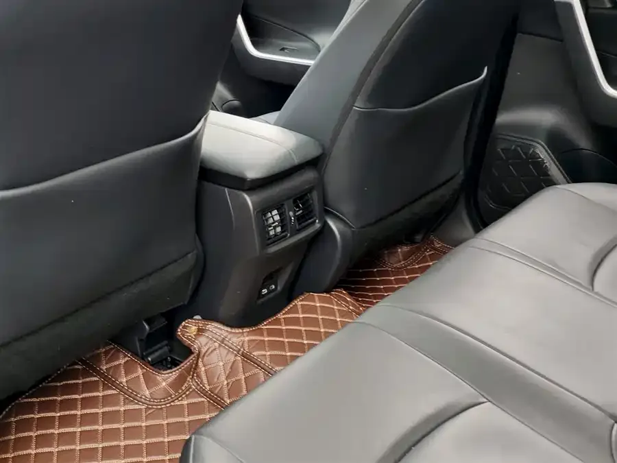 Toyota Wildlander Wildlander 2023 2.0L CVT 2WD Luxury PLUS Edition 2023 — миниатюра 3