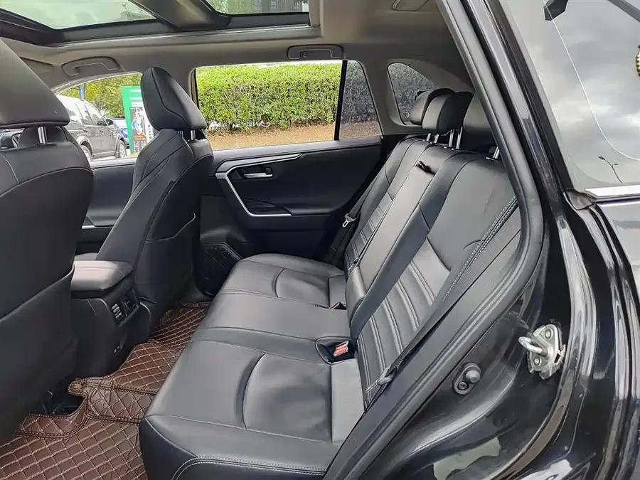 Toyota Wildlander Wildlander 2023 2.0L CVT 2WD Luxury PLUS Edition 2023 — миниатюра 5