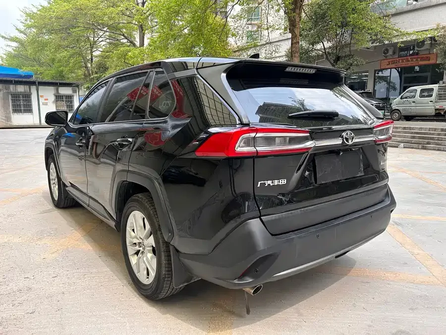 Toyota Wildlander Wildlander 2022 facelift 2.0L CVT two-wheel drive leading version 2022 — миниатюра 4
