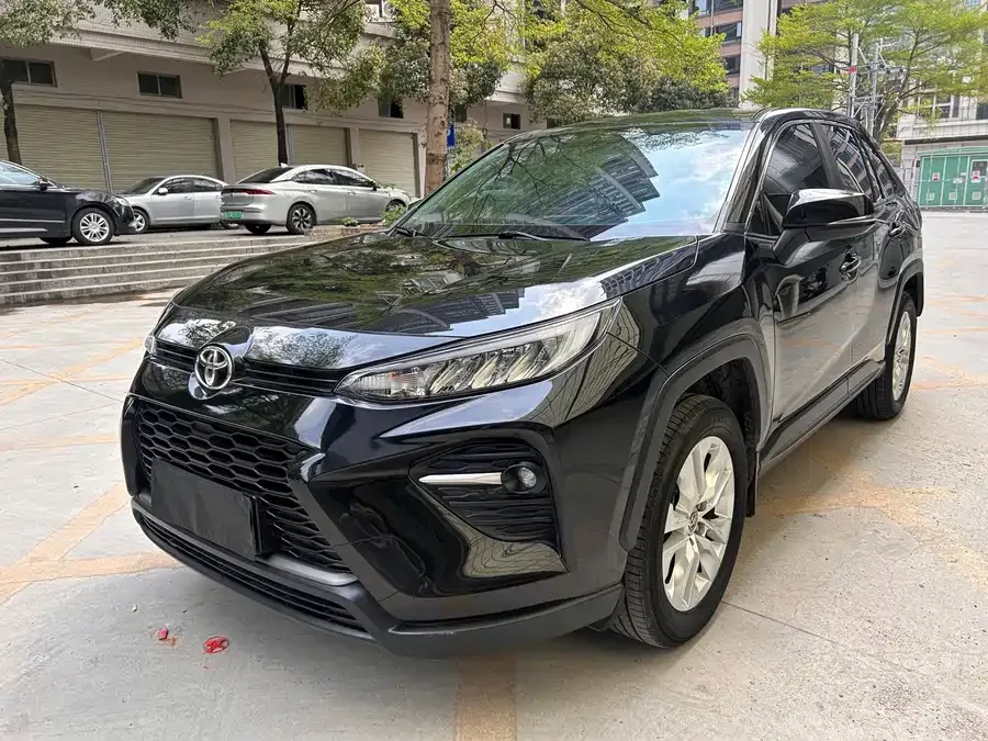 Toyota Wildlander Wildlander 2022 facelift 2.0L CVT two-wheel drive leading version 2022 — фото 1, купить с доставкой в Москву