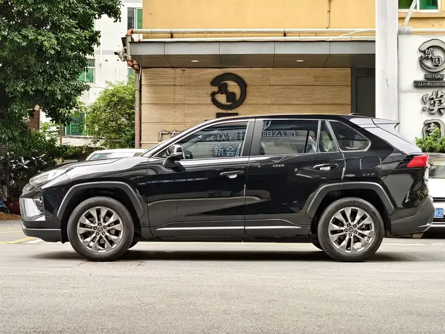 Toyota Wildlander Wildlander 2023 2.0L CVT 2WD Urban Edition 2024 — миниатюра 4