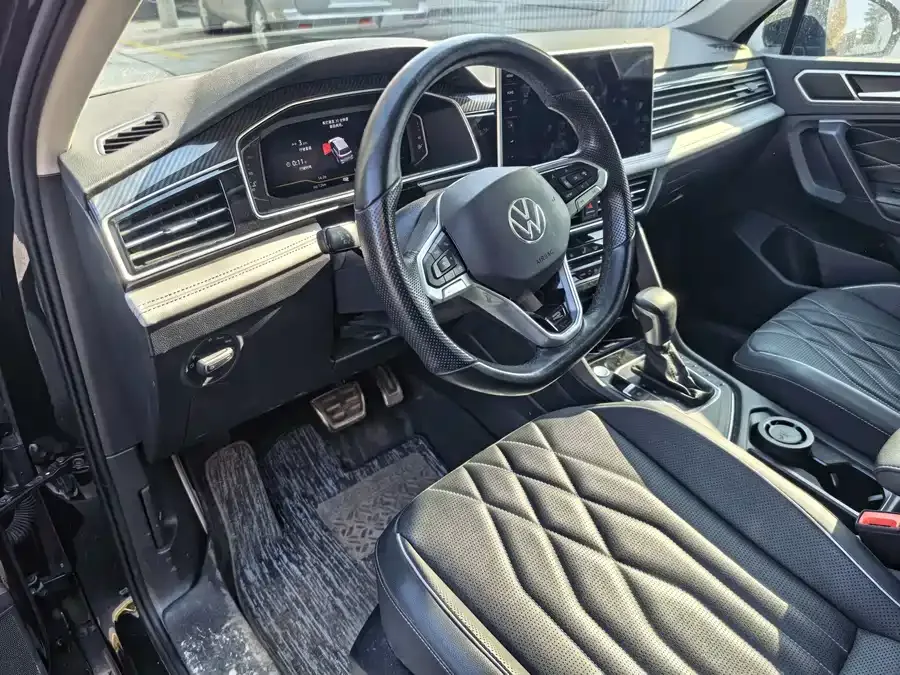 Volkswagen Tiguan L Tiguan L 2023 330TSI Automatic 2WD Comfort Edition 2024 — миниатюра 4