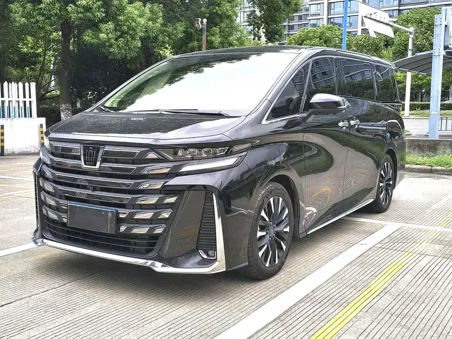 Toyota Crown Vellfire 2024