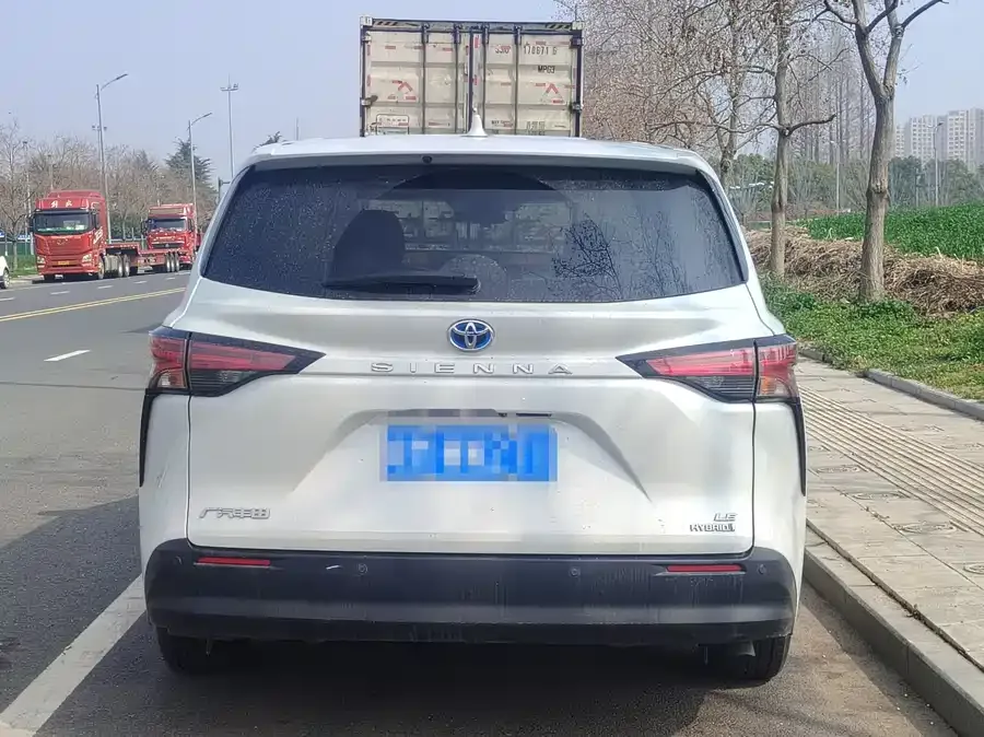 Toyota Sienna SIENNA 2021 2.5L Hybrid Comfort Edition 2023 — миниатюра 4