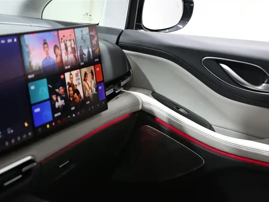 Voyah Lantu Dreamer Lantu Dreamer 2025 PHEV 4WD Flagship Kunpeng Edition 2025 — миниатюра 3