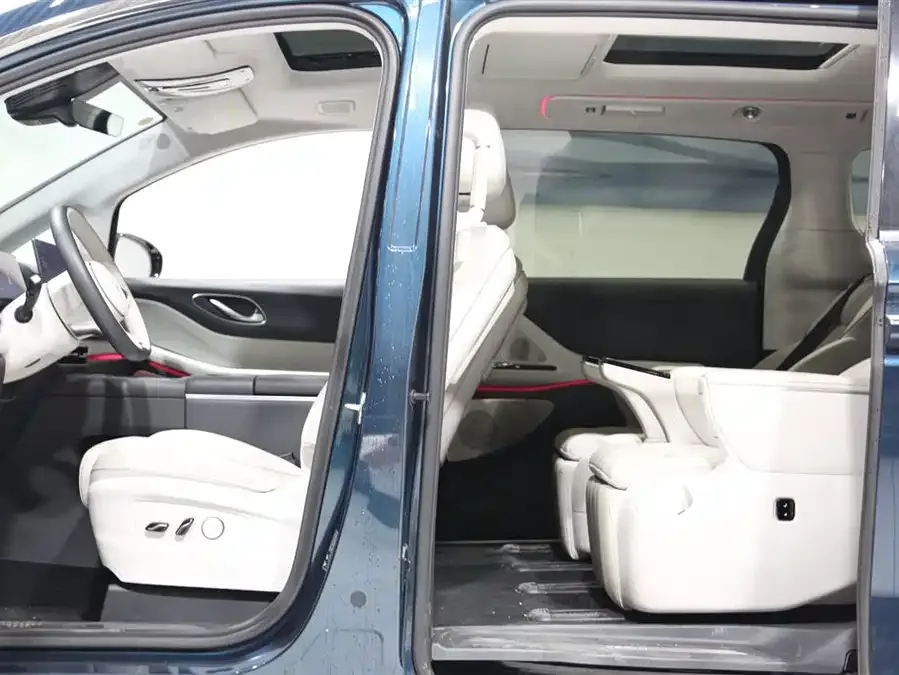 Voyah Lantu Dreamer Lantu Dreamer 2025 PHEV 4WD Flagship Kunpeng Edition 2025 — миниатюра 4