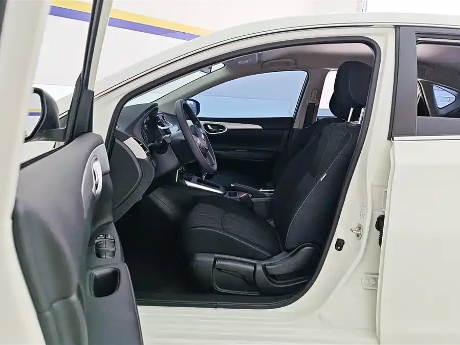 Nissan Sylphy Sylphy 2024 Model 2 Classic 1.6XE CVT Comfort Edition 2025 — миниатюра 3