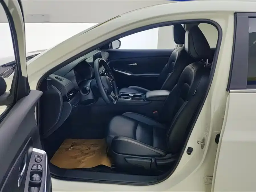 Nissan Sylphy Sylphy 2022 1.6L XL CVT Enjoy Edition 2022 — миниатюра 3