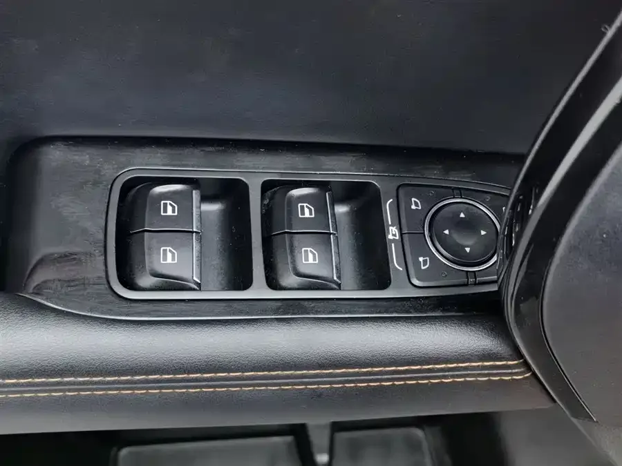 Haval Big dog Haval Big Dog 2021 facelift 1.5T DCT two-wheel drive horse dog version 2023 — миниатюра 3