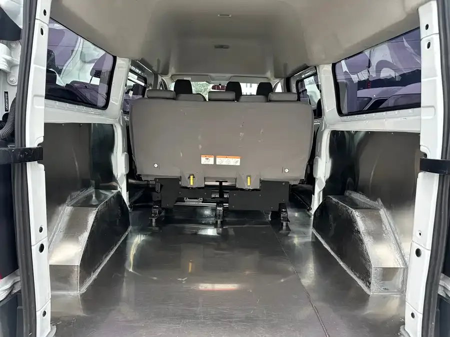 Ford Transit Transit 2023 2.0T diesel manual multi-purpose commercial vehicle center axle center roof 5/6 seats 2023 — миниатюра 3