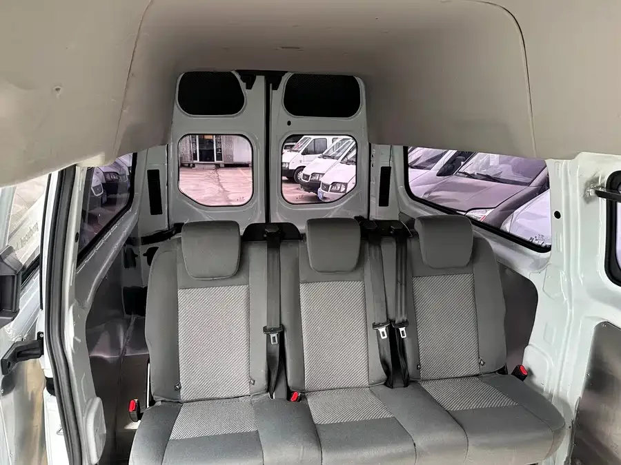 Ford Transit Transit 2023 2.0T diesel manual multi-purpose commercial vehicle center axle center roof 5/6 seats 2023 — миниатюра 5