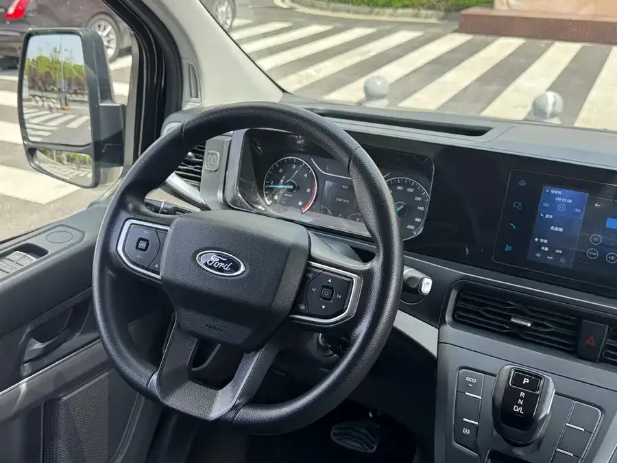 Ford Transit Transit 2023 2.0T diesel automatic multi-purpose commercial vehicle center axle center roof 5/6 seats 2024 — миниатюра 3