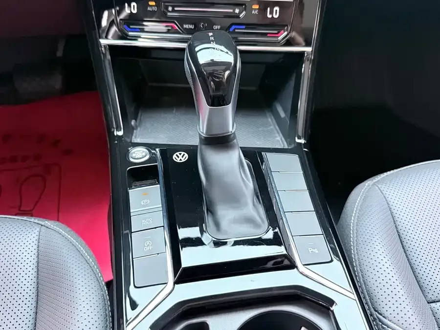 Volkswagen Passat Passat 2025 Outstanding Model 380TSI Starry Sky Dragon Edition 2024 — миниатюра 5