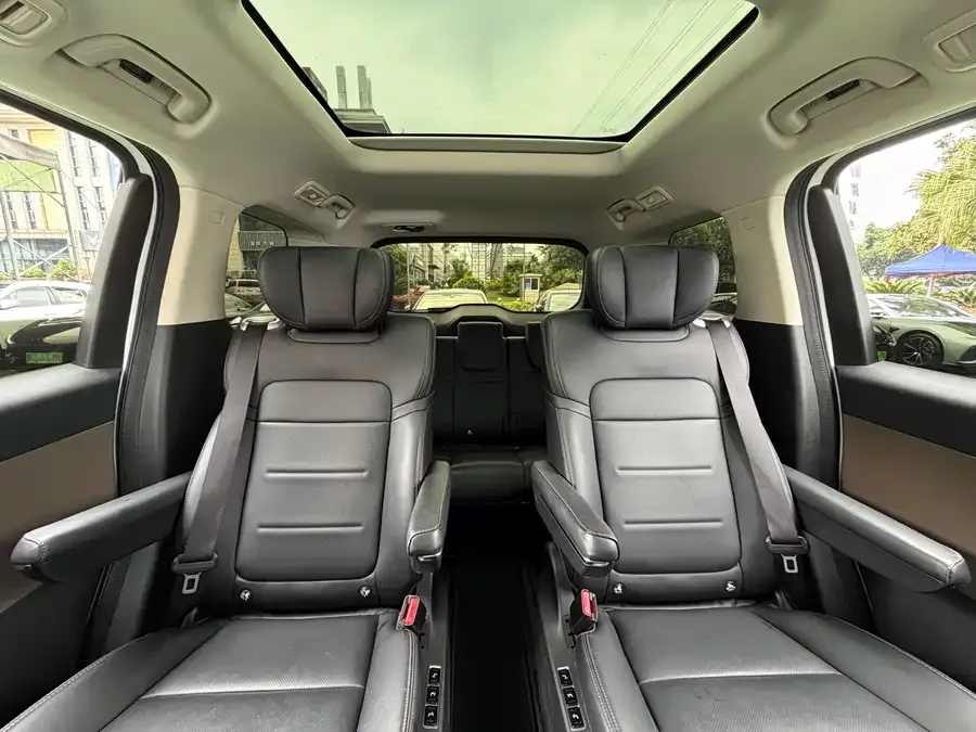 GAC Trumpchi E8 New Energy Trumpchi E8 New Energy 2024 Model 150km MAX 2024 — миниатюра 3