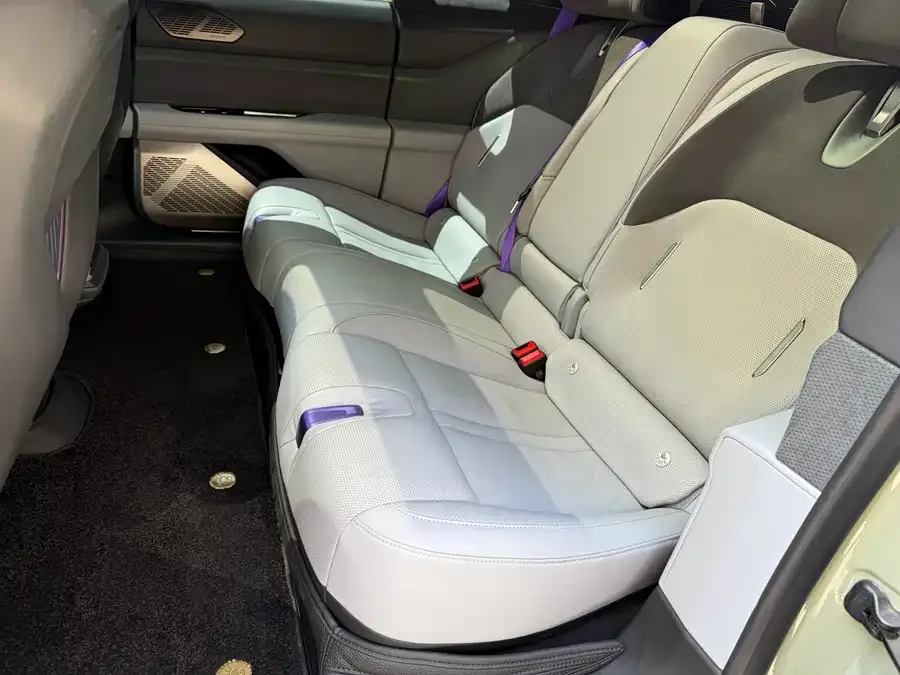 HiPhi Z HiPhi Z 2023 five-seater version 2022 — миниатюра 5