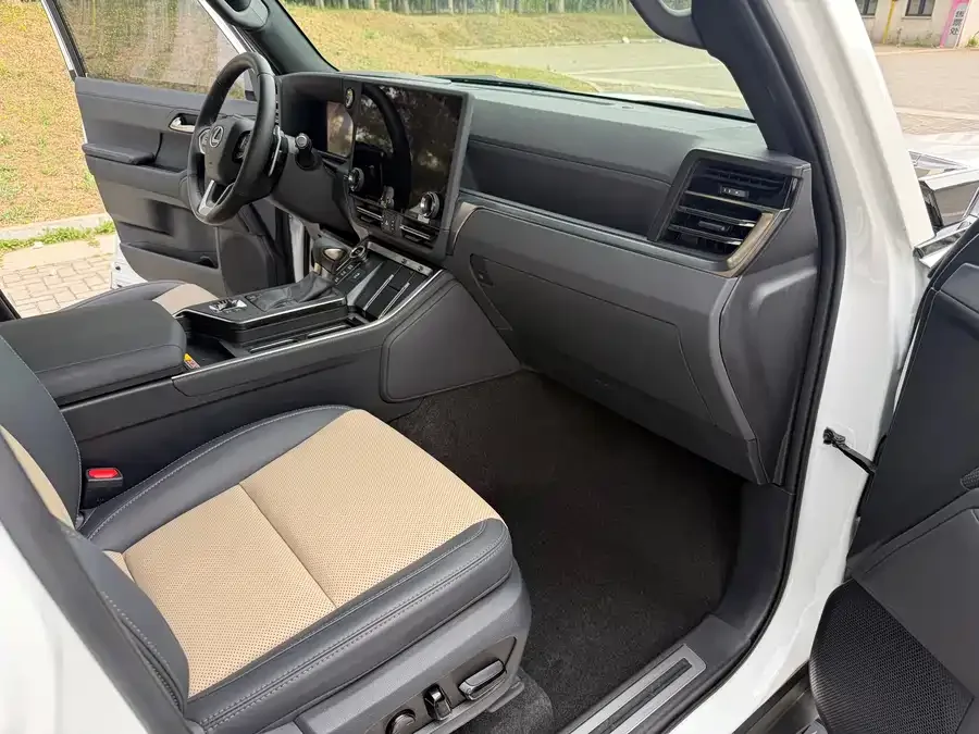 Lexus GX 2024 Overtrail Peak Edition 2024 — миниатюра 5