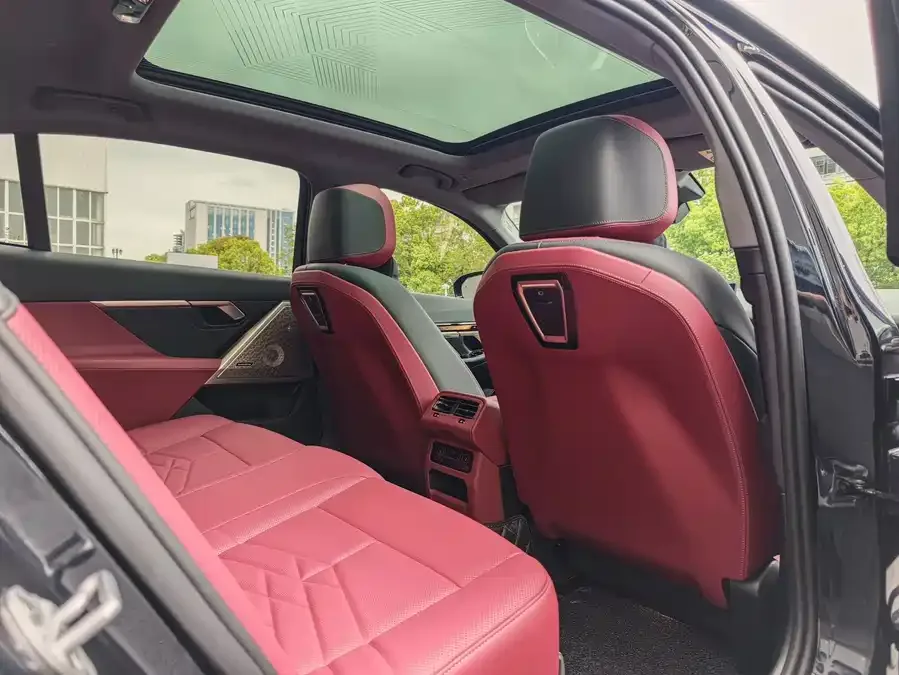 BMW 5 Series BMW 5 Series 2025 530Li Exclusive M Sport Package 2025 — миниатюра 2