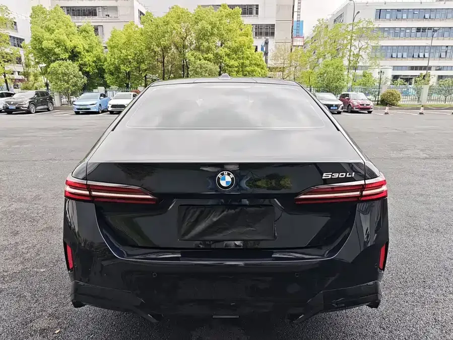 BMW 5 Series BMW 5 Series 2025 530Li Exclusive M Sport Package 2025 — миниатюра 3