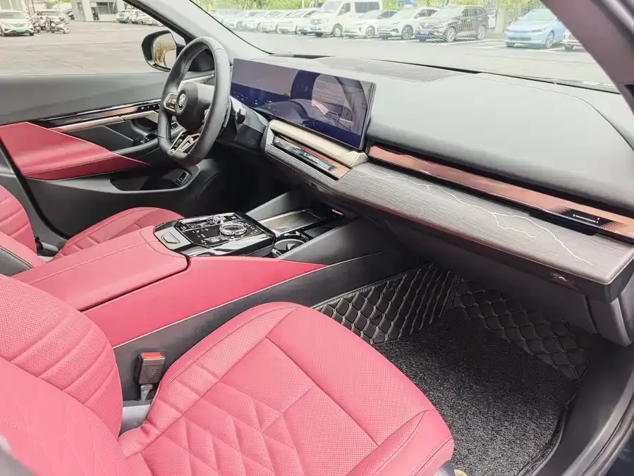 BMW 5 Series BMW 5 Series 2025 530Li Exclusive M Sport Package 2025 — миниатюра 4